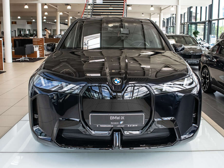 BMW iX (Bild 4/13)