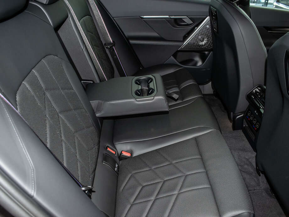 BMW 540d xDrive (Bild 11/22)