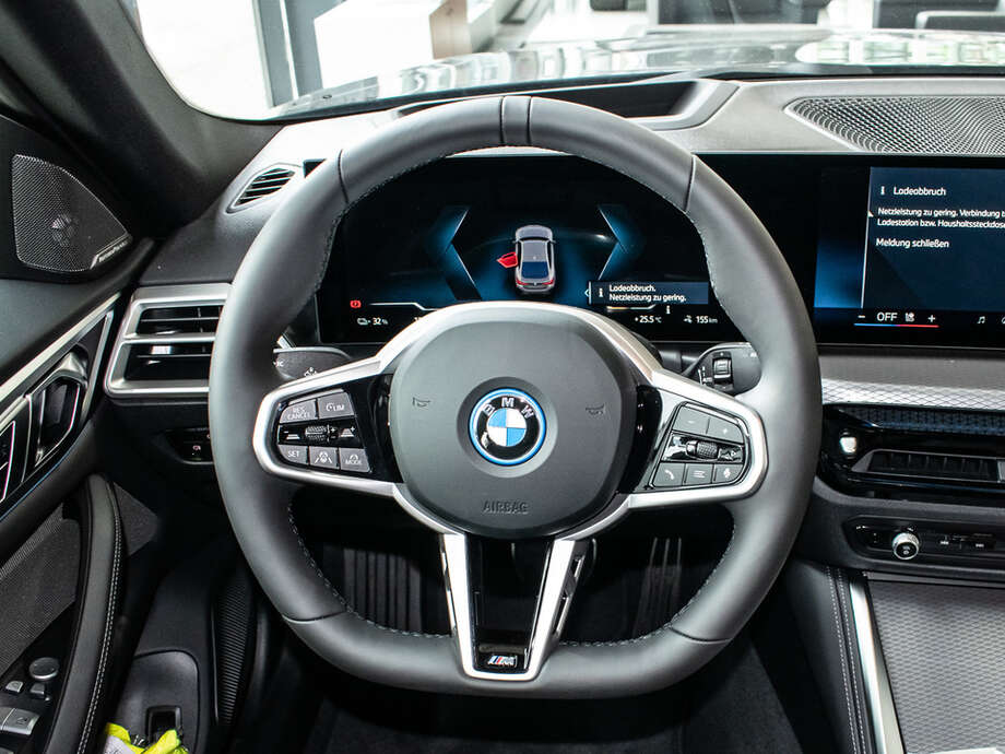 BMW i4 (Bild 16/18)