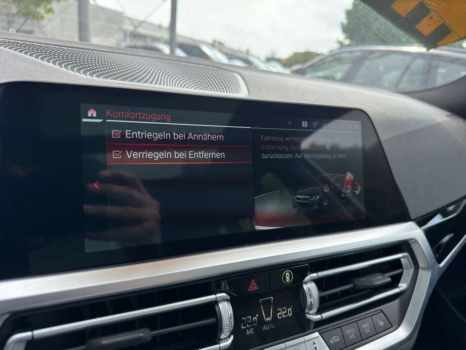 BMW 318i (Bild 10/21)