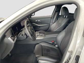 BMW 330i xDrive (Bild 1/17)
