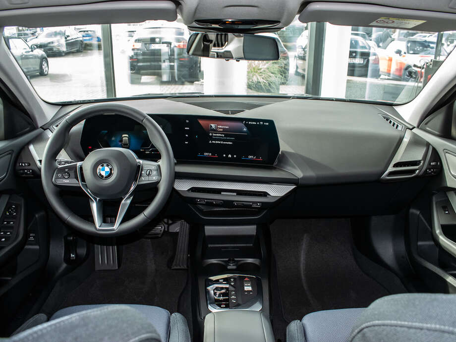 BMW 118d (Bild 10/15)