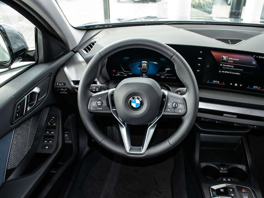 BMW 118d (Bild 11/15)