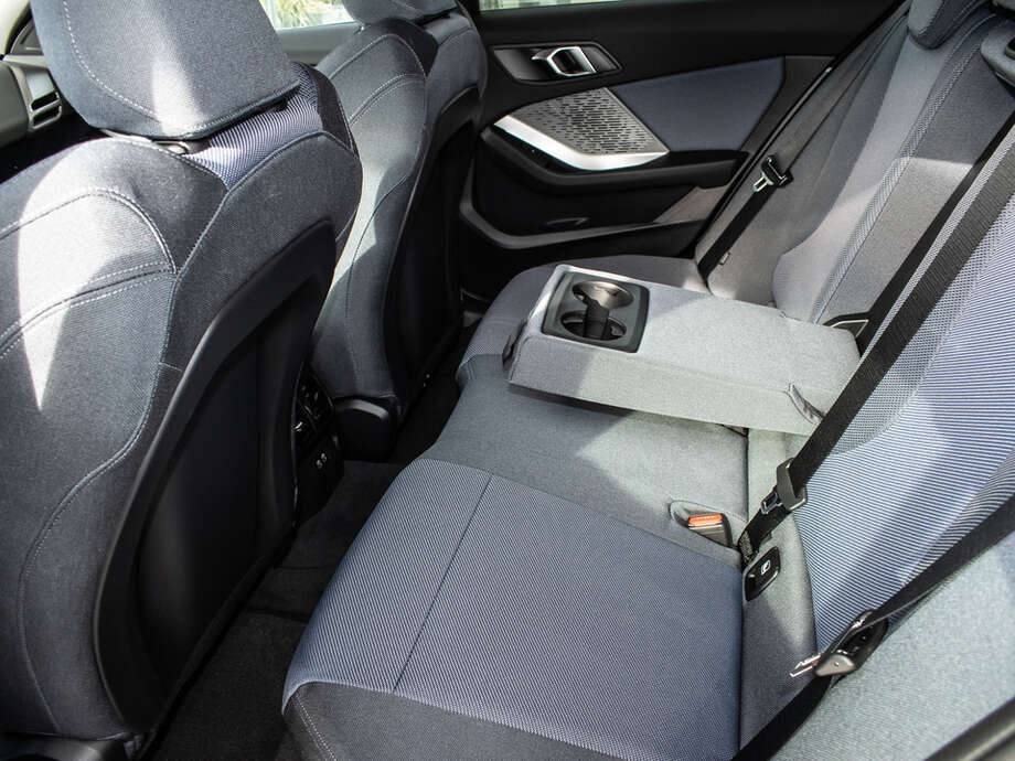 BMW 118d (Bild 4/15)