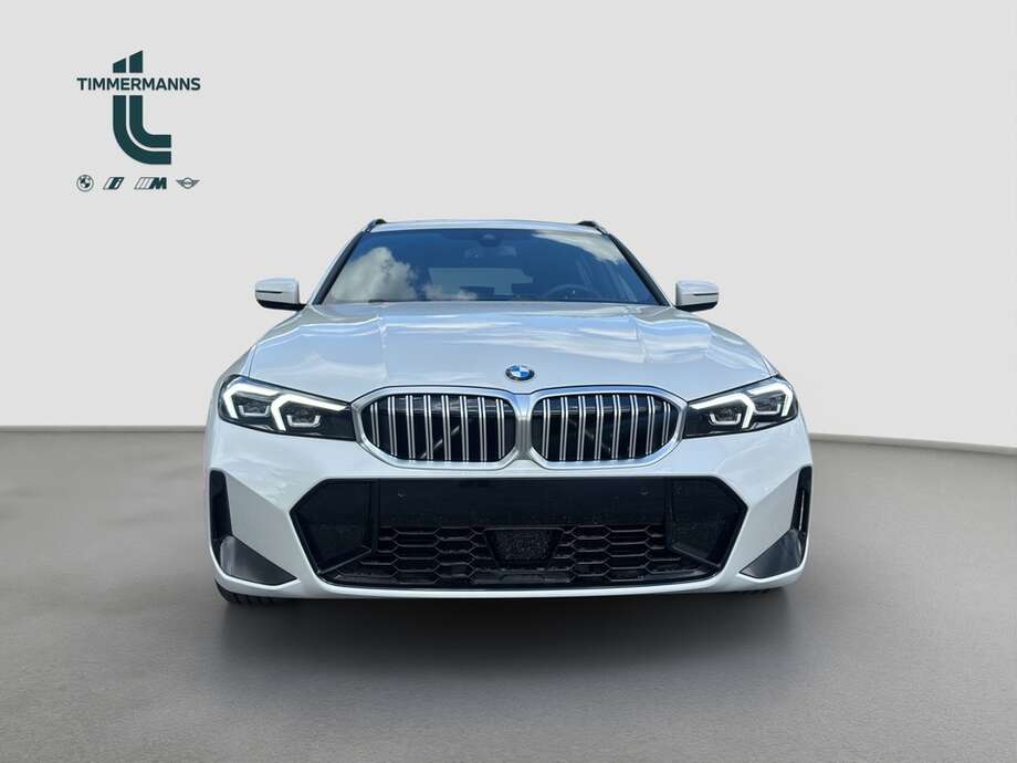 BMW 330i xDrive (Bild 15/16)