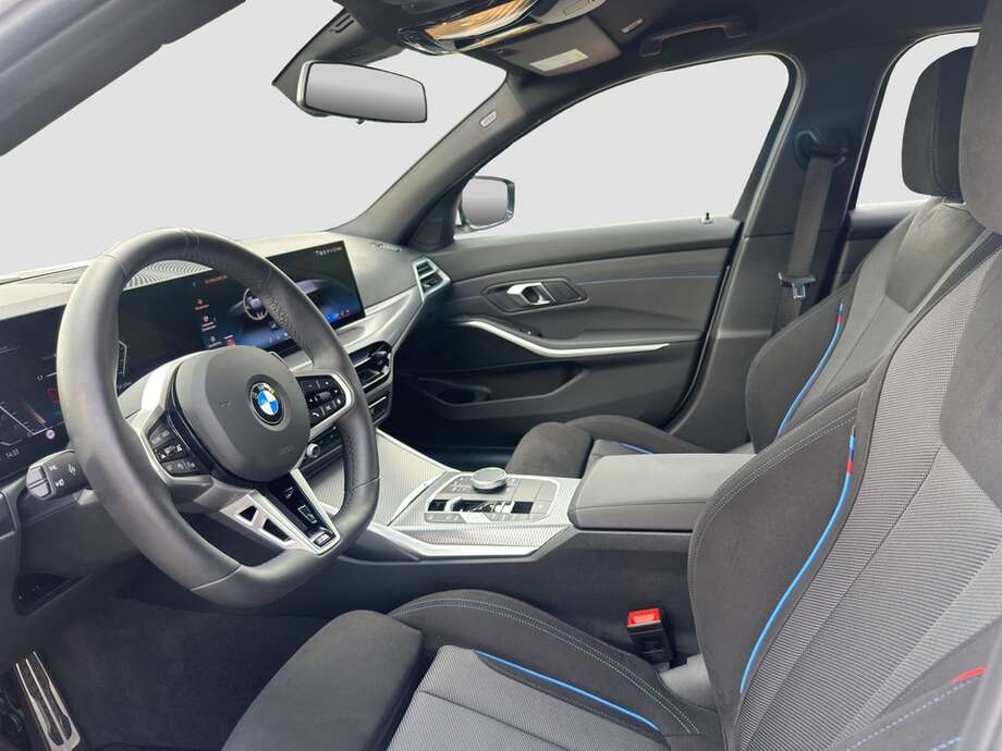 BMW 330i xDrive (Bild 2/16)