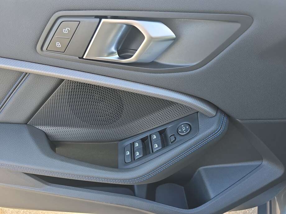 BMW 118i (Bild 8/18)