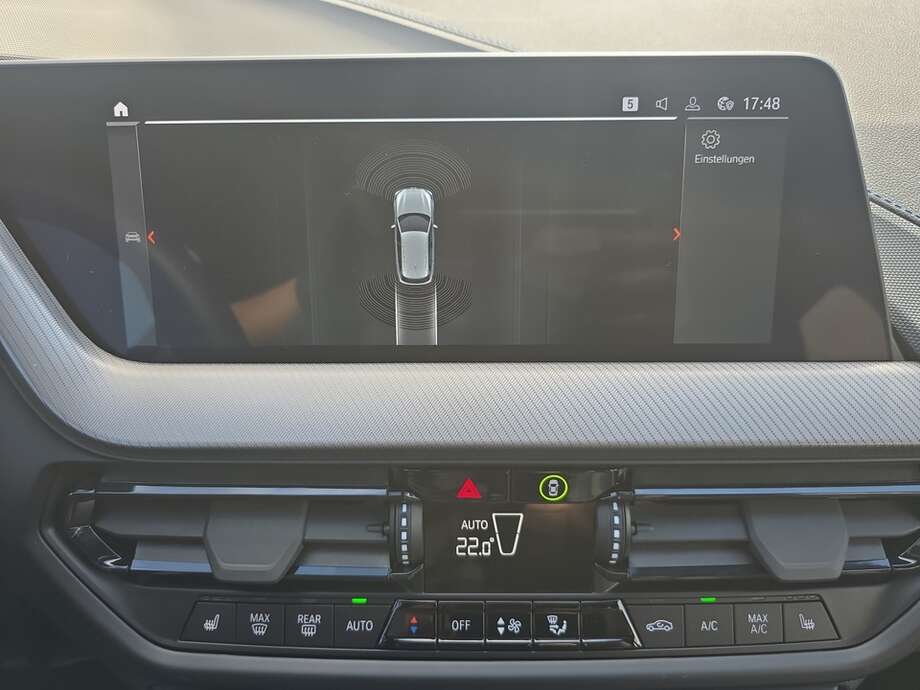 BMW 118i (Bild 10/18)