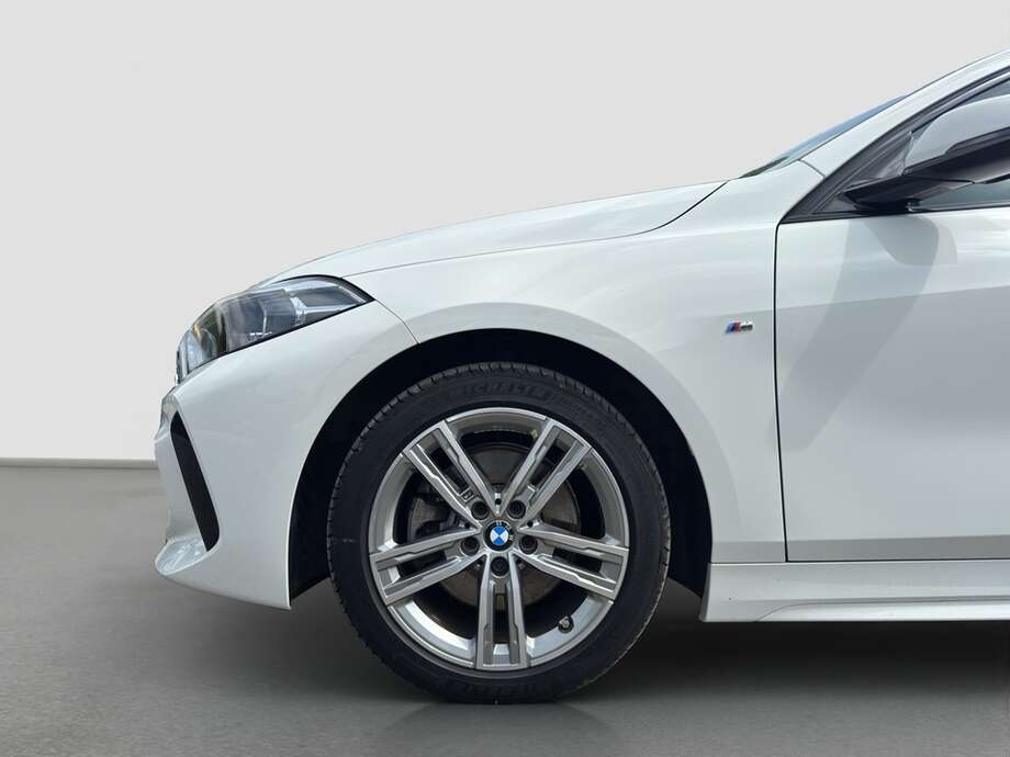 BMW 118i (Bild 17/18)