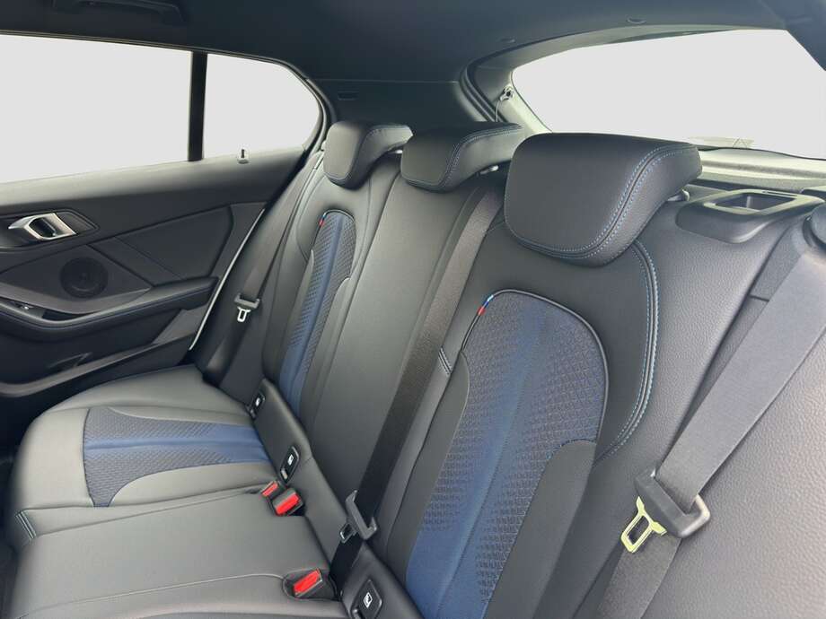 BMW 118i (Bild 4/18)
