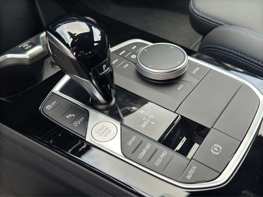 BMW 118i (Bild 9/18)