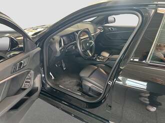 BMW 118i (Bild 1/15)