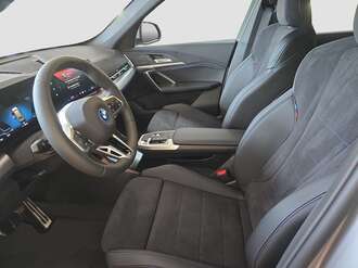 BMW iX1 eDrive20 (Bild 2/18)