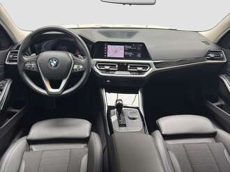 BMW 320d (Bild 3/17)