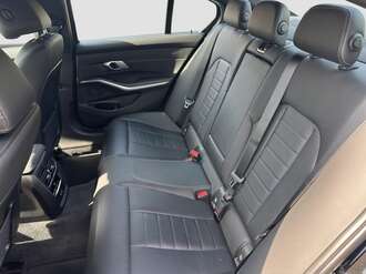 BMW 320i (Bild 3/13)