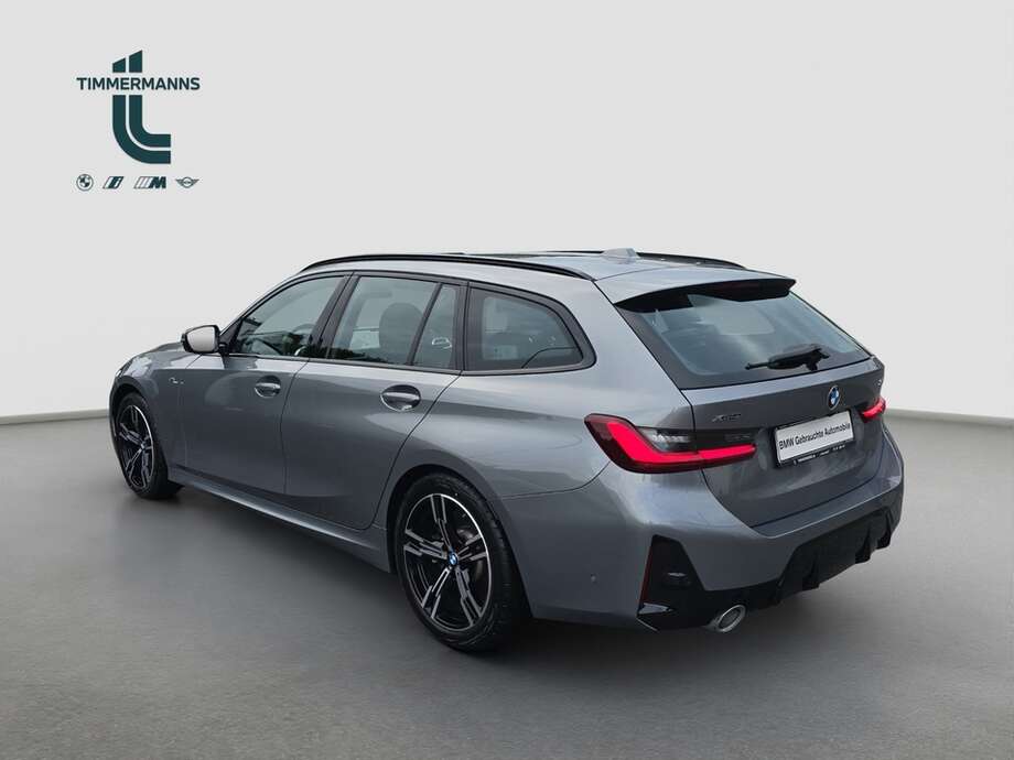 BMW 330i xDrive (Bild 12/18)