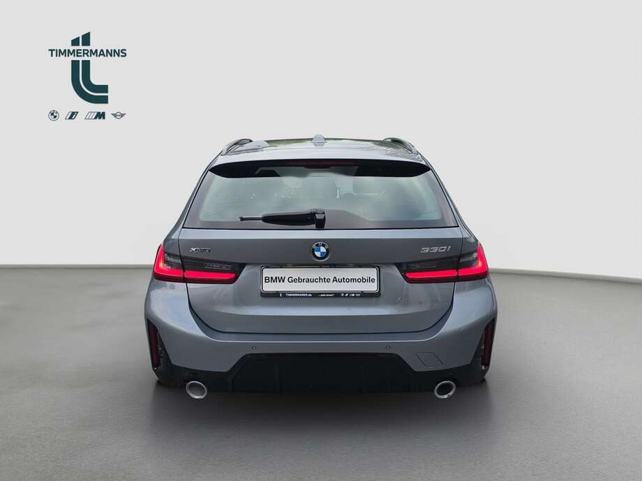 BMW 330i xDrive (Bild 13/18)