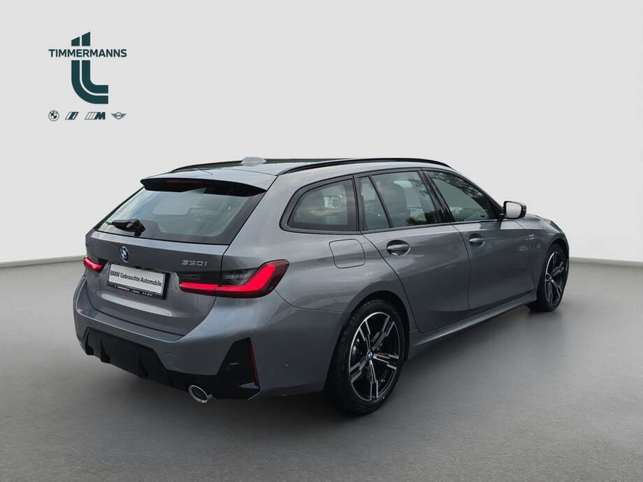 BMW 330i xDrive (Bild 14/18)