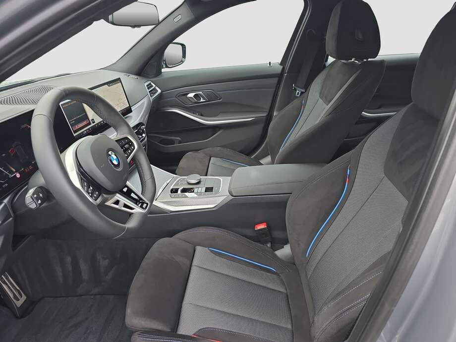 BMW 330i xDrive (Bild 2/18)