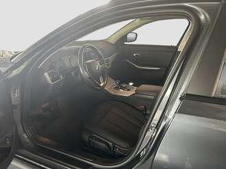 BMW 318i (Bild 1/15)