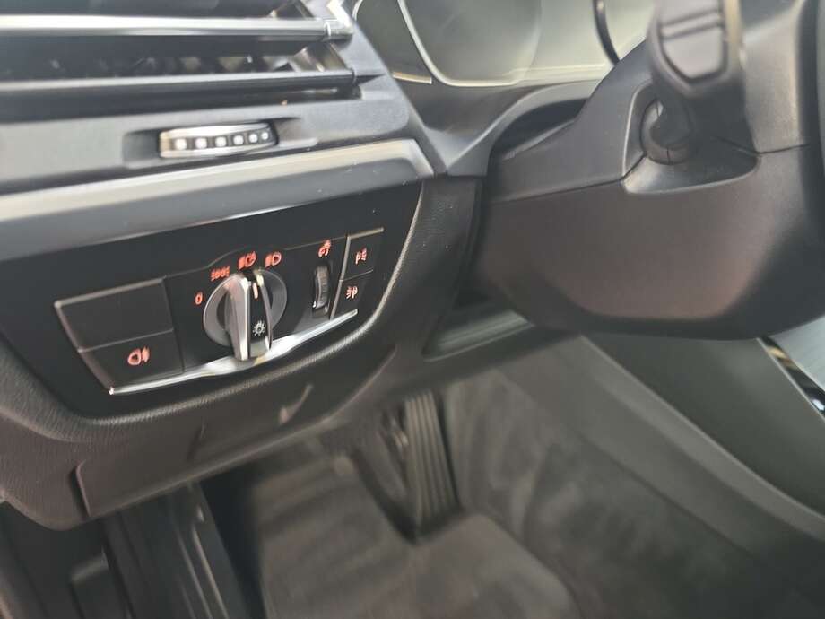 BMW X3 (Bild 9/18)