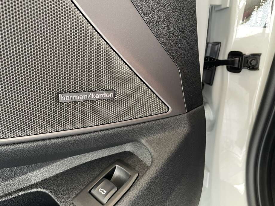 BMW 330i xDrive (Bild 10/18)