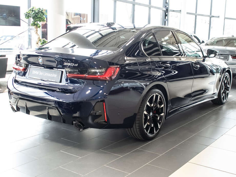 BMW 330d xDrive (Bild 12/20)