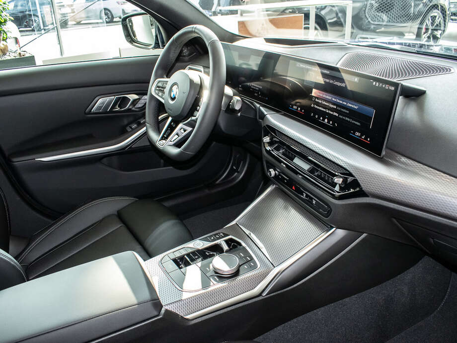 BMW 330d xDrive (Bild 15/20)