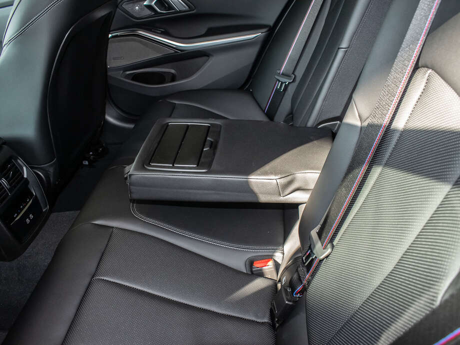 BMW 330d xDrive (Bild 10/20)