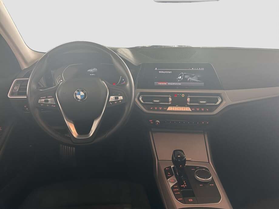 BMW 318i (Bild 3/15)