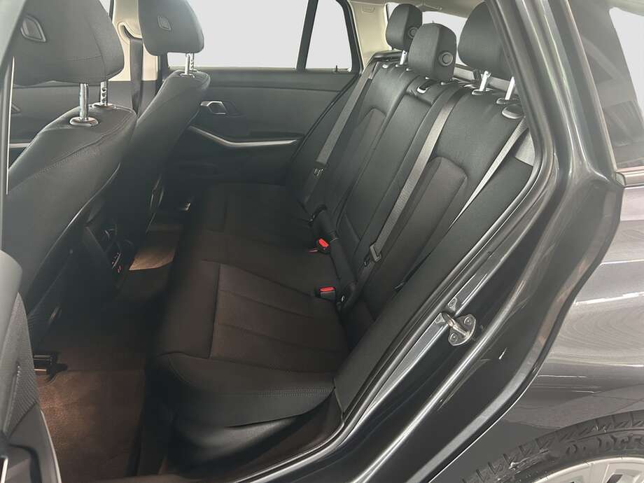 BMW 318i (Bild 4/15)